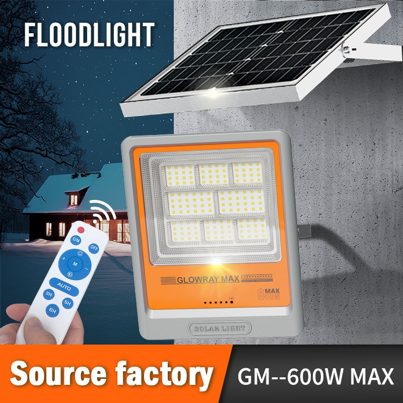 Foco solar de exterior FGET de 600 W, ideal para patios y áreas exteriores.